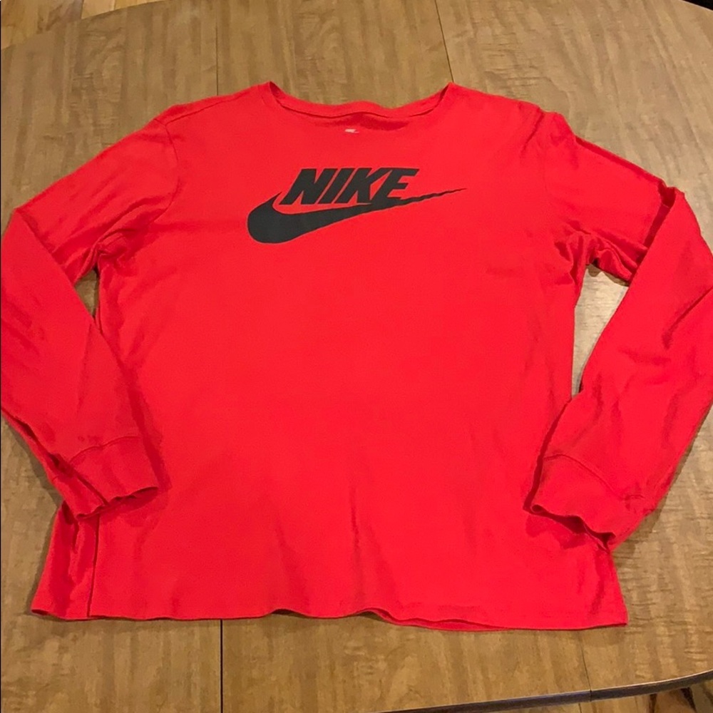 Nike long sleeve t-shirt
